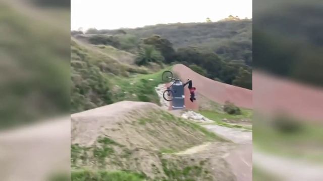 Падение велосипедистов которые сняли на камеру