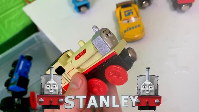 Clean Up Muddy Minicars & Disney Car Convoys! Thomas And Friends And Lightning McQueen