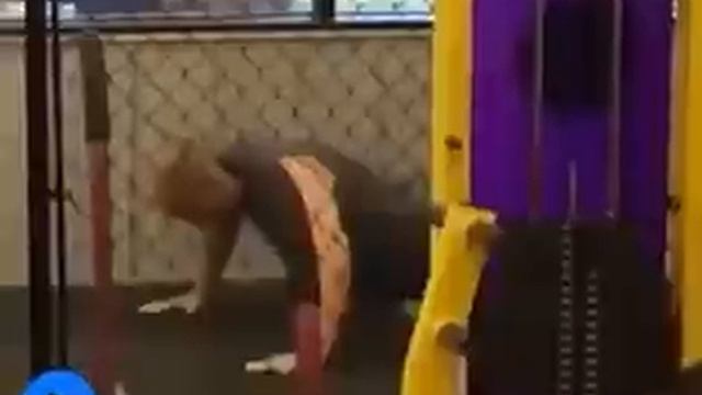 Приколы на тренажерах жесть!