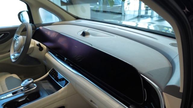 VOYAH DREAM PHEV пурпурный