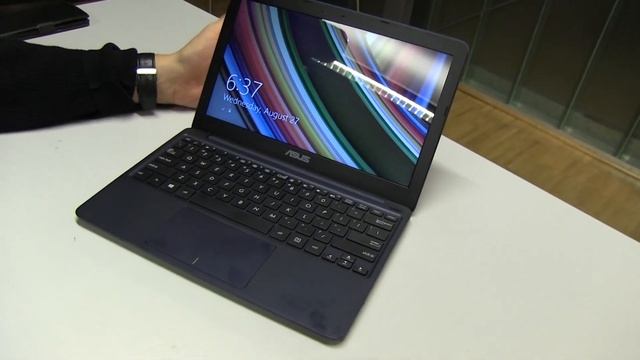ASUS EeeBook X205 Hands On -  $199 Netbook unveiled at IFA 2014