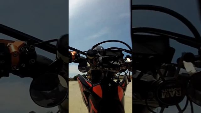 DRZ 400SM Wheelie
