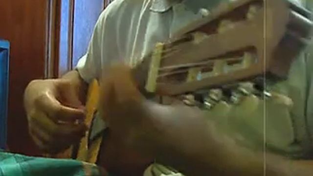 Can't Help Falling In Love - Guitalele Yamaha Gl-1 (guitar - TAB Included )