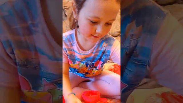 Мы купили шарик лол и бластер