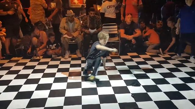 A240e66ce934288711eeadc6032fd7b0