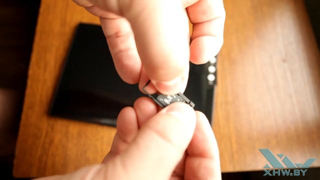 Как вставить карту MicroSD в Lenovo Tab 4 10 (XHW.BY)