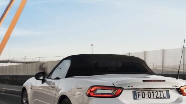 2018 Fiat 124 Spider S Design