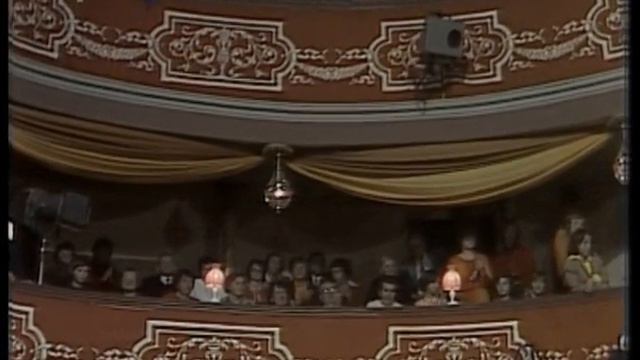 Karel Gott Uvádí Soubor Kubáňských Kozáku V Divadle Ve Slaném (1975), část 2