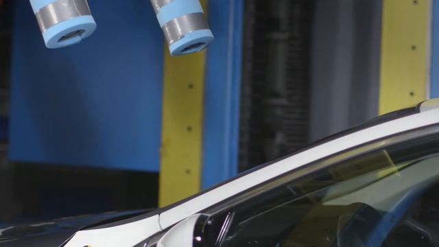 Demo Of The New Volvo V40 Pedestrian Airbag