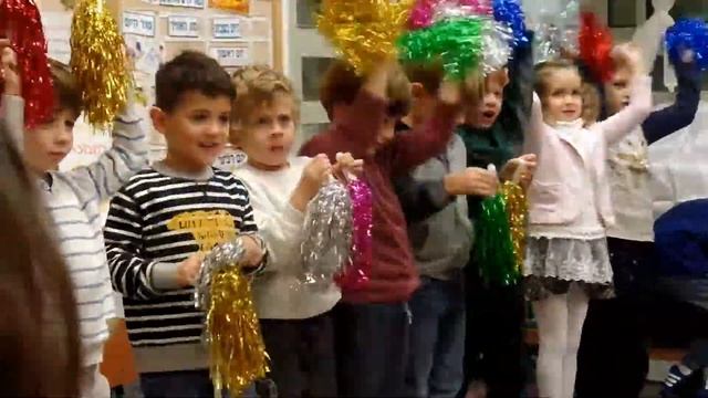 Ханука в садике кохавим Миша
