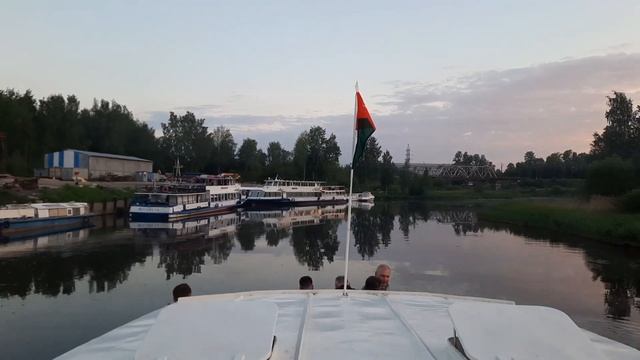 Судоходство по реке Ижора.