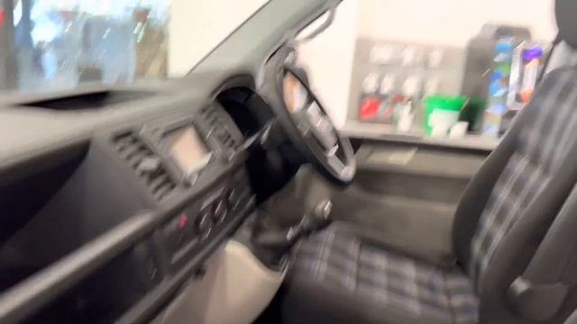 Volkswagen Transporter 2.0 TDI T28 Highline FWD SWB MOTORHOME - AUTOHAUS CONVERTED