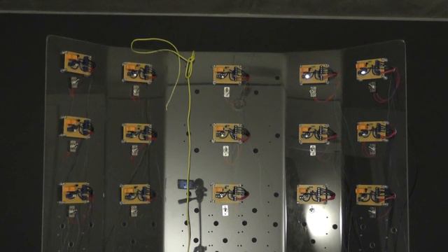 Test Des Relais No. 3 Avec Décalage (100ms/101ms), Glitch Et Doubi