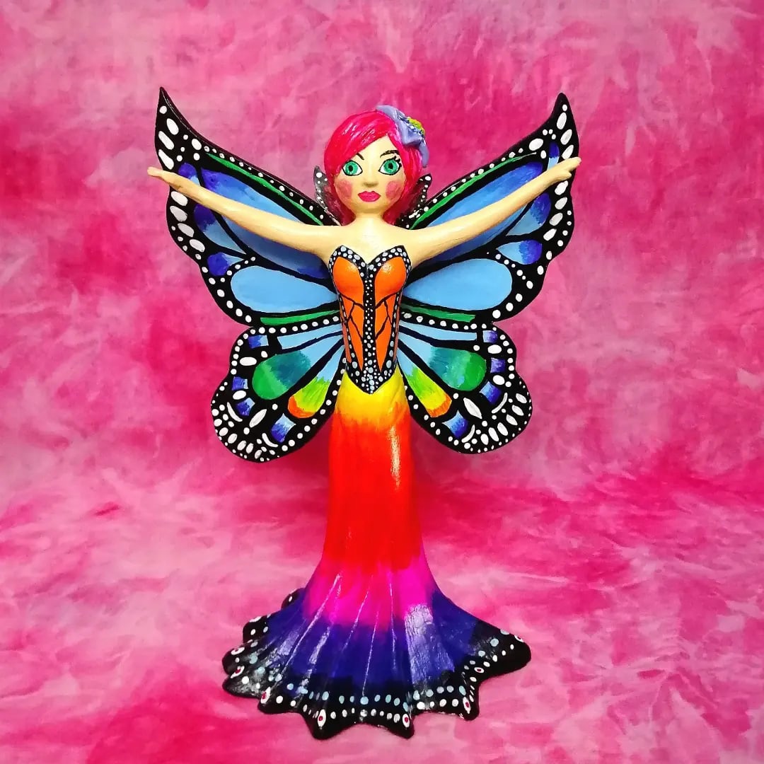 ФЕЯ-БАБОЧКА - фигурка из папье-маше.