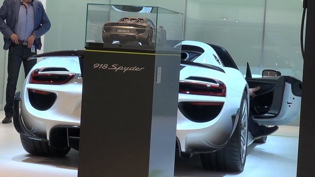 Porsche 918 Spyder Lounge and Bar at Frankfurt Salon 2013