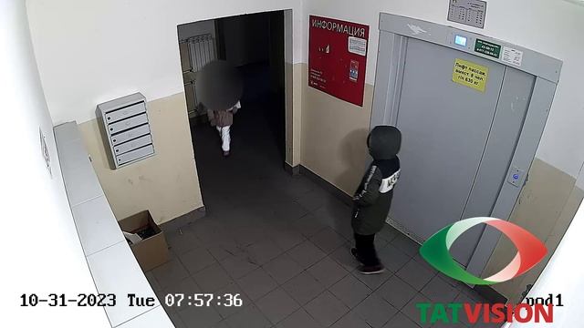 В Нижнекамске мальчик переночевал в подъезде