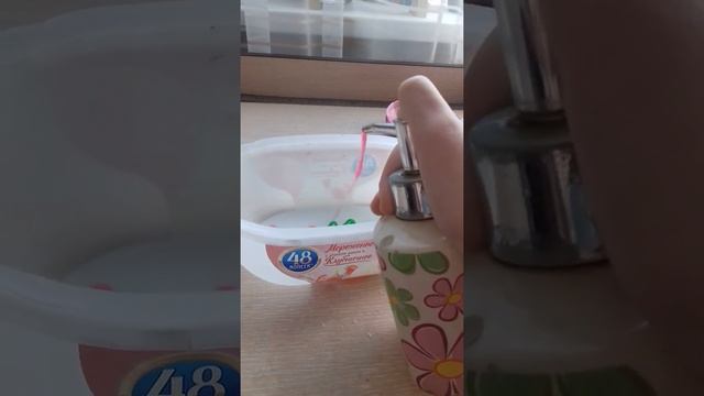 Как сделать жвачку для рук очень просто