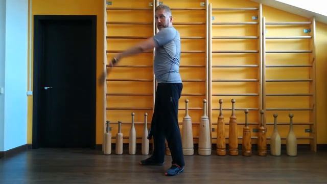 Упражнения с булавами. Часть 07. Горизонтальные восьмерки