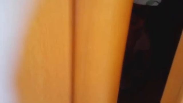 Малыш  10 месяцев играет в прятки