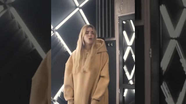 Я влюбилась в эту песню с первых слов   😻 никогда не думала, что я буду так высоко петь, мне кажетс