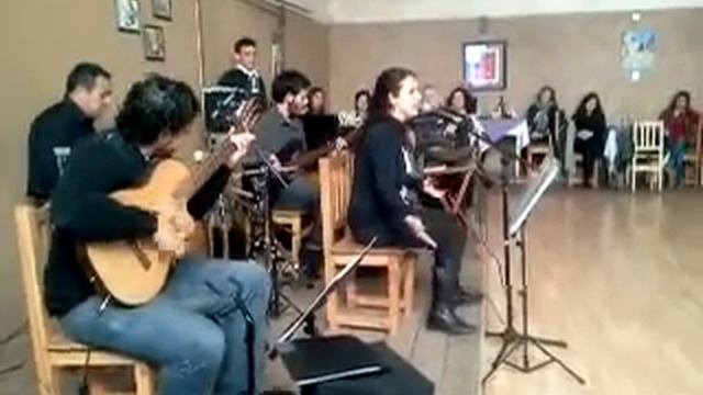 25 De Mayo En Patio Mio - Luz Pedrosa