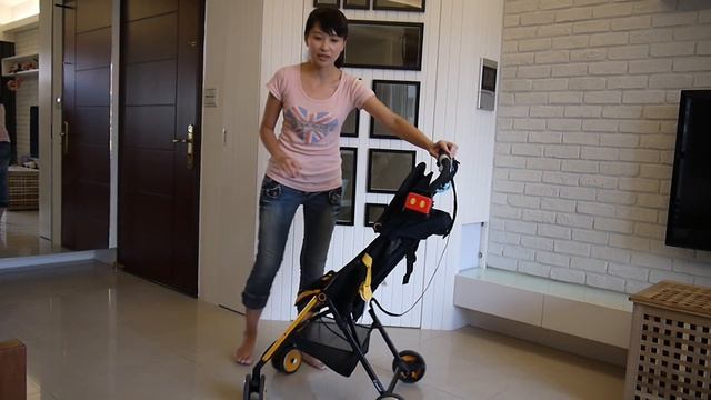 我最推薦Combi的F2手推車