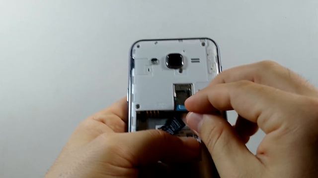 Samsung Galaxy J2 Como Colocar La Simcard Y Micro SD