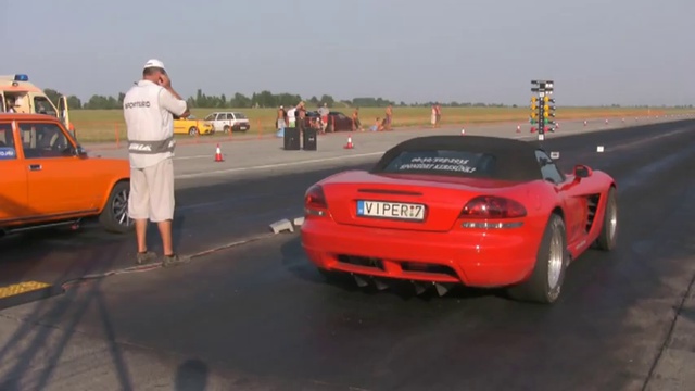 Додж вайпер против ВАЗ 2107