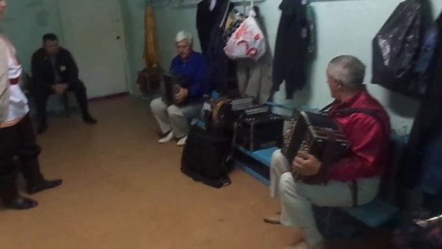 Ойзанялась рябина зорькой алой Владимир Глазунов Иван Щербинин. Видео 2017 года.