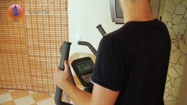 Tunturi C10 Elliptikus Tréner A Virtness Centrum Fitnessgép Kölcsöző Kínálatában