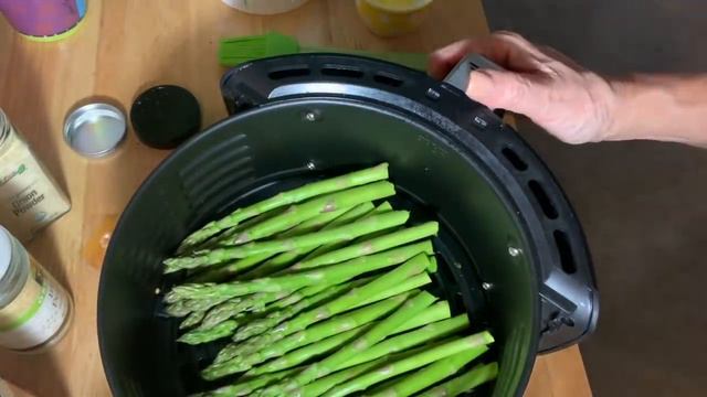The Goofy Blonde Chef Presents: 10 Minute Dinner - Spicy Salmon And Asparagus