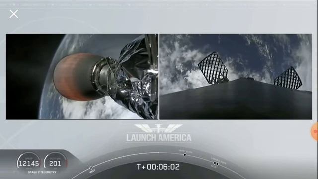 UFO On Falcon 9 / НЛО попало на камеру при старте Falcon 9