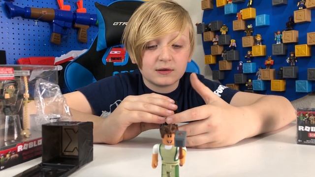 #ROBLOXTOYS Opening PHANTOM FORCES TACTICAL GENIUS Desktop Series 7 & Blind Boxes + Code Items