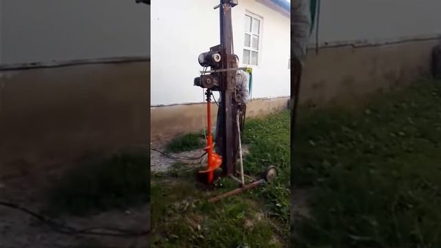 Самодельный ямобур. Пробный пуск.