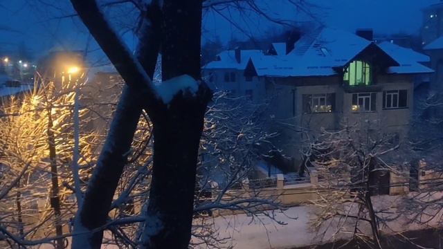 Кишинёв зимний вечер 06/02/2021 Снова зима и снег! Привет из Кишинева!