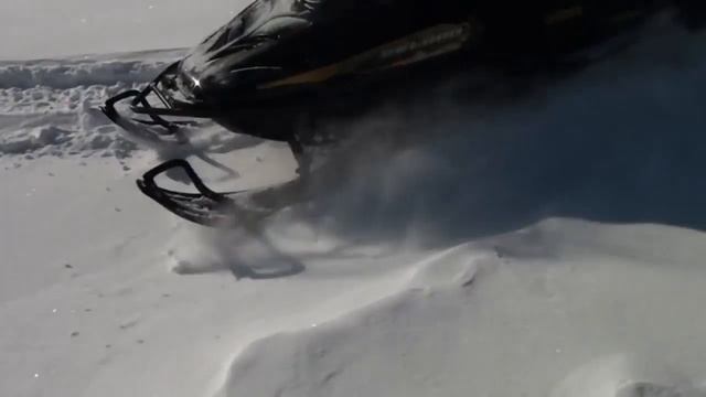 Прыжок на снегоходе 08-03-2012.avi