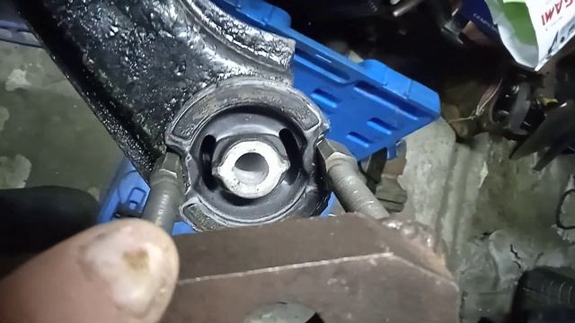 съемник сайлентблоков балки е30 е34