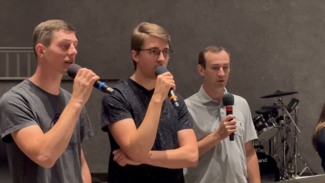 Любовь святая сошла с небес .Пение группы