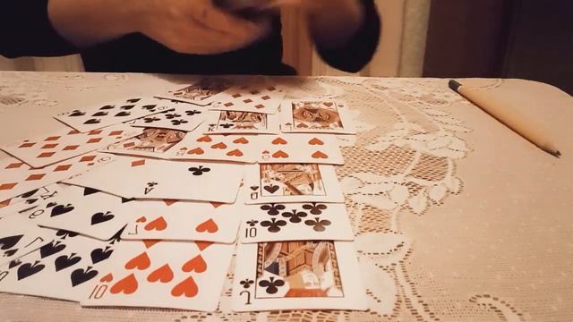 Что происходит между Кристовым Королем♣️ и Червовой дамой.♥️