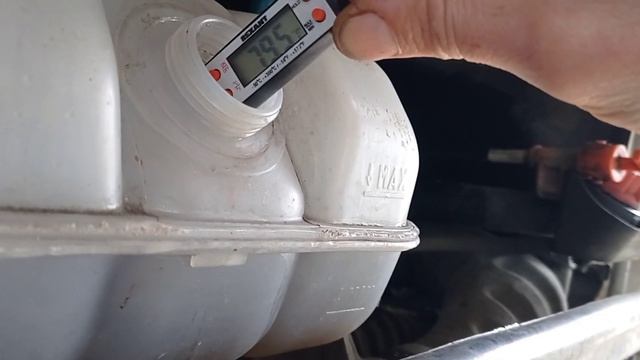 Дальнобой по России🇷🇺 Промывка двигателя и Радиатора народными способами #2024 #volvo #shortvideo