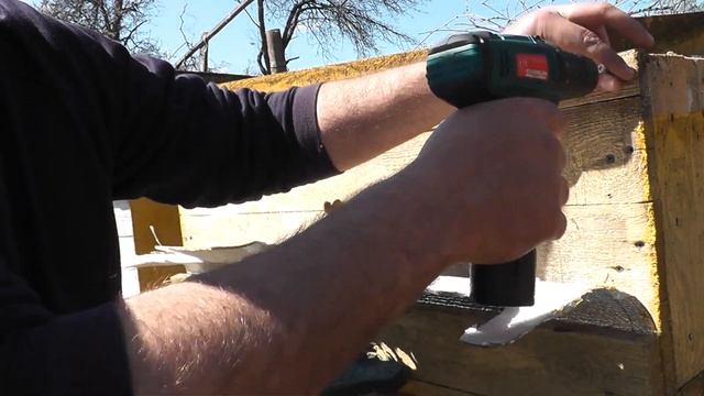 Улей ПАРОВОЗ полетел под откос, долго стоял и его час настал! Ломать не строить.