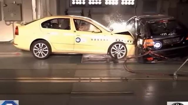 Краш тест Skoda Octavia Vs Ford Focus 2004 (боковой удар)