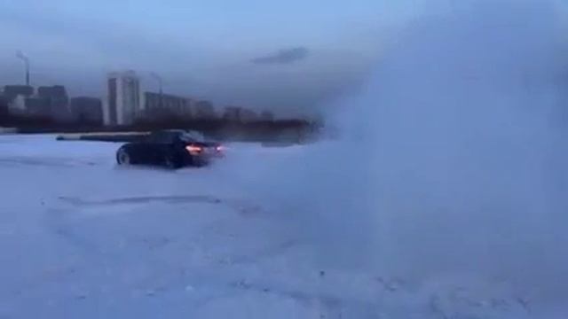 Неудачный снежный дрифт на BMW 320d Xdrive
