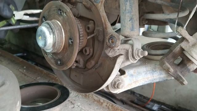 Замена тормозных колодок и дисков