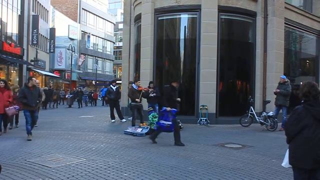 Скрипач на улицах Кёльна