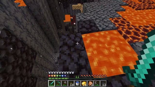 Minecraft But There's Lucky Custom Hearts