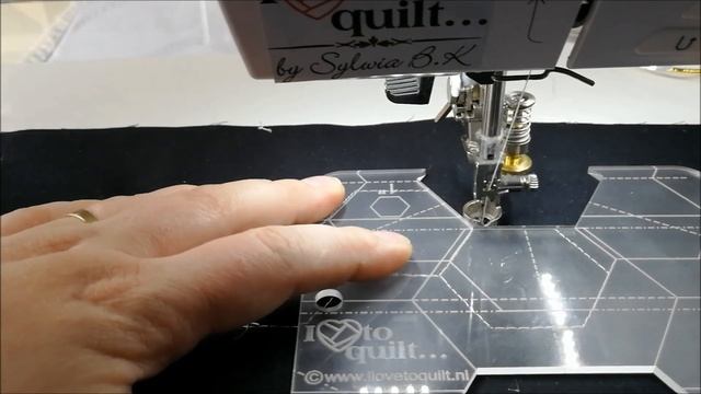 Quilting With Rulers : Hexagon Ruler