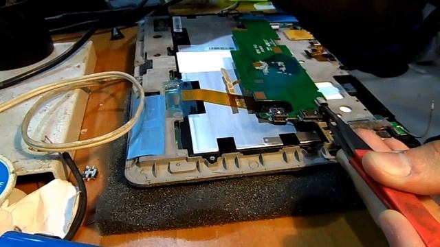 Замена разъёма питания Prestigio PMP7100D3G DUO Replacing the power supply connector