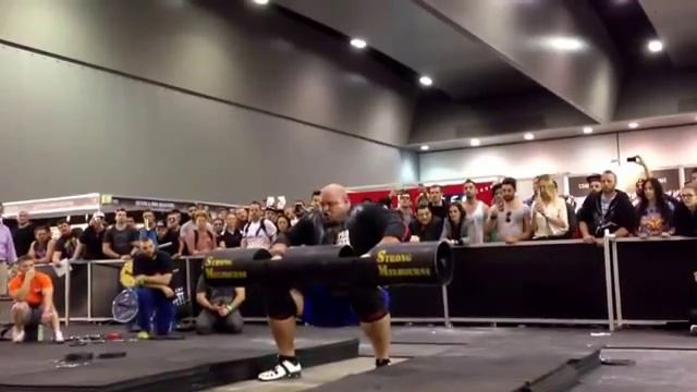 Брайн Шоу, бревно - 200 кг на Арнольде в Австралии.