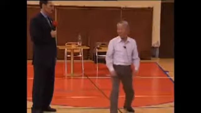 General Choi Demonstrate The Sine Wave